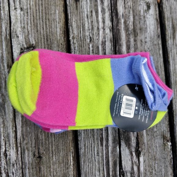 NWT Pack of 5 Pairs of Colorful Ankle Socks - Picture 2 of 2